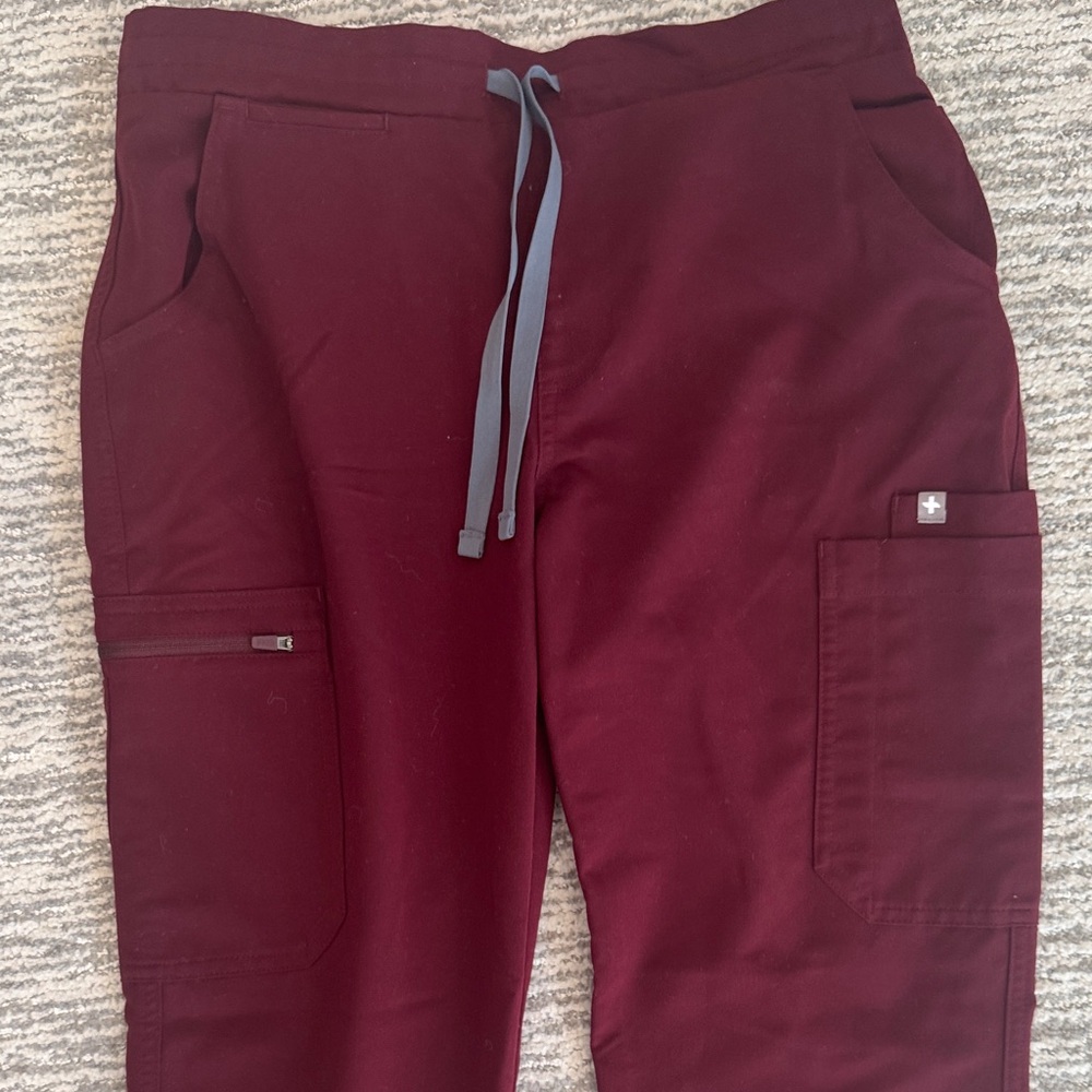 Figs Women's Scrub Set in Wine (Top & Pants) - Picture 7 of 9